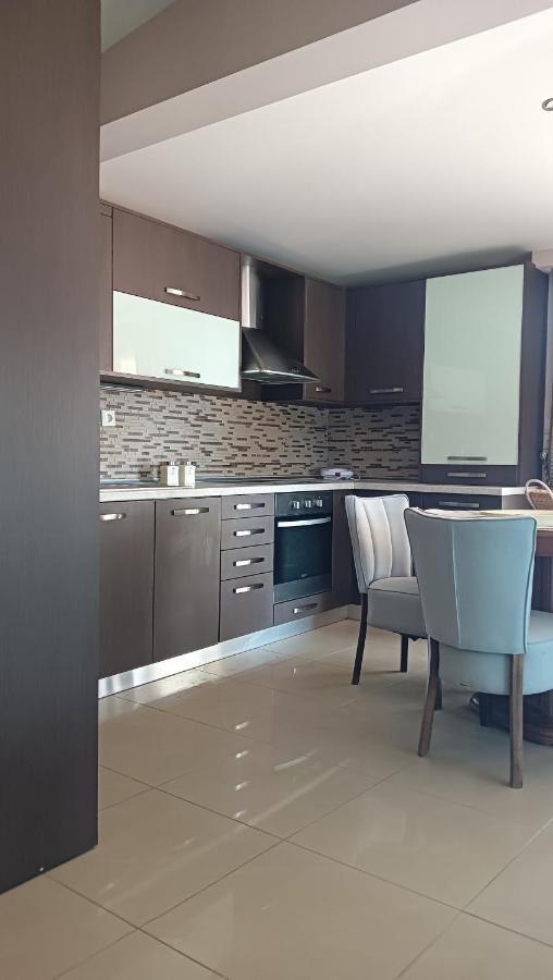 Revi'S Apartments Neos Marmaras Bagian luar foto